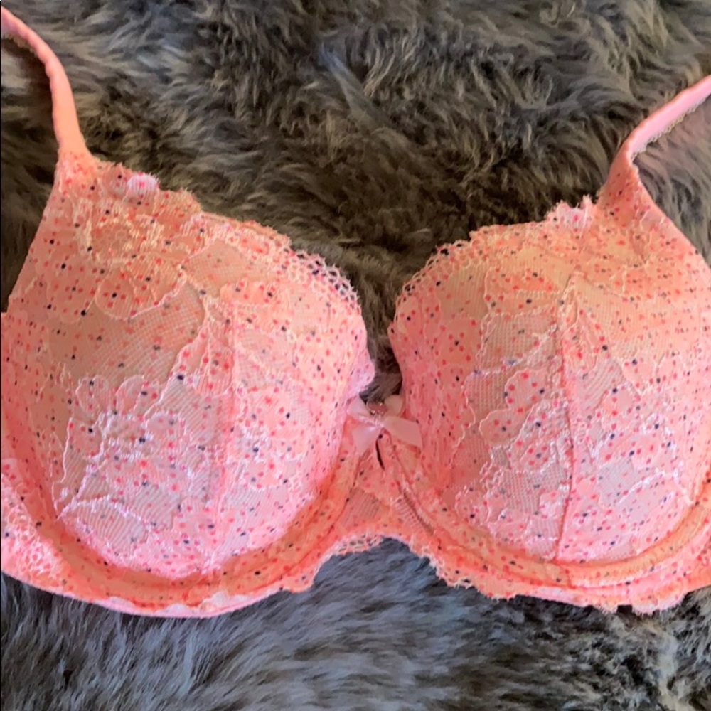 Victoria’s Secret Body by Victoria Lined Demi Bra - Picture 2 of 5